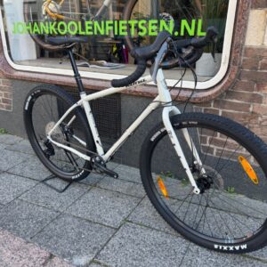 Kona Sutra LTD kleur white (2025)