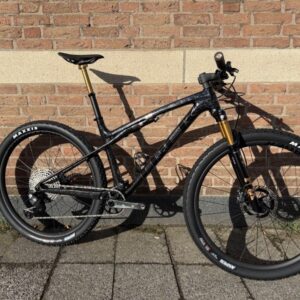 Trek Supercaliber SLR XTR Di2 maat L kleur Carbon Smoke/Galactic Grey Marble (2026)